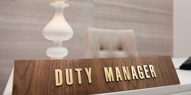 duty manager hotel adalah