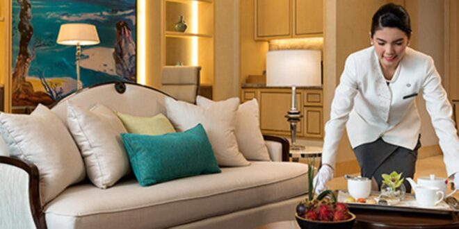 Room Service Hotel : Pengertian, Fungsi, serta Cara Mengoptimalkan Room Service